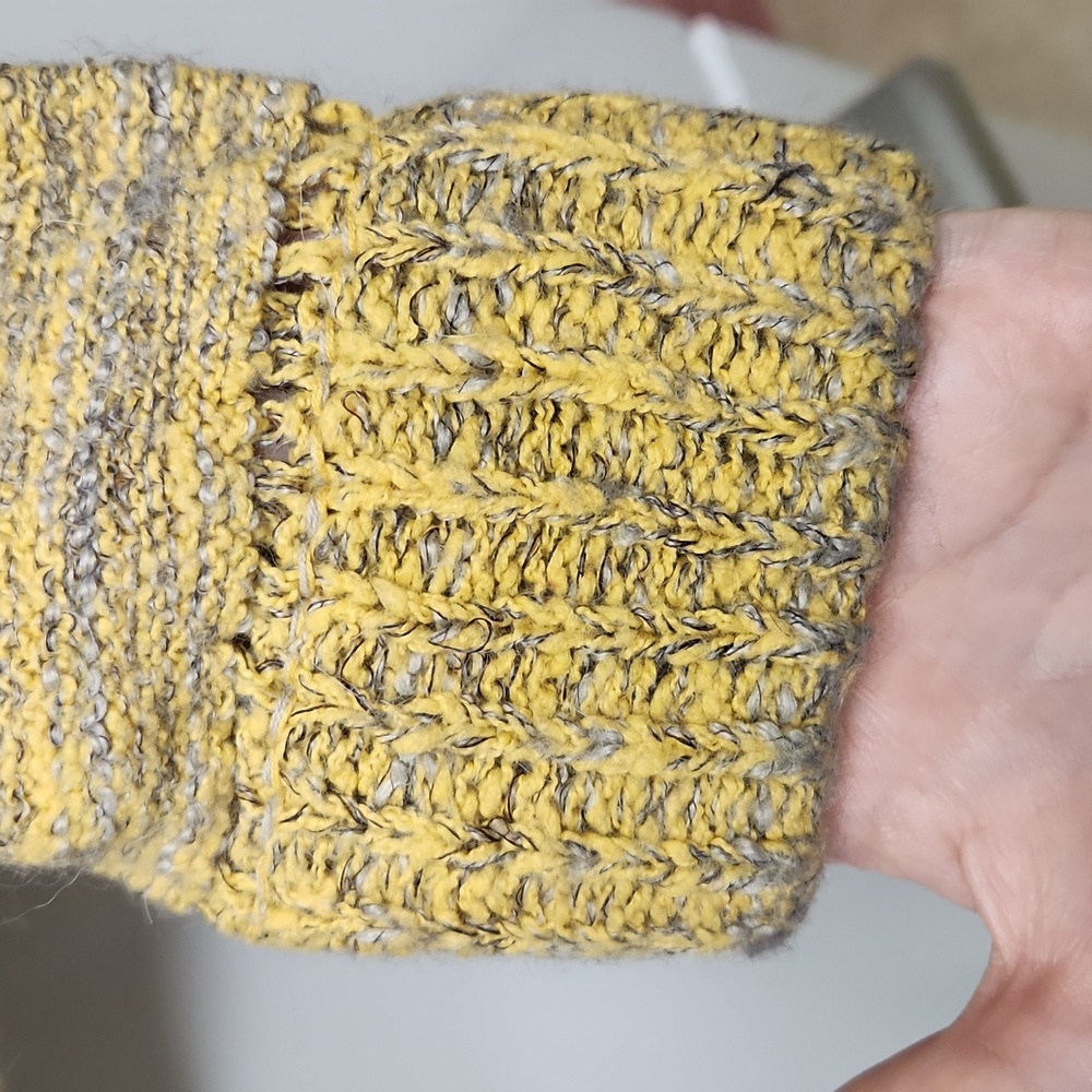 EUC Free People Size XS Gold Yellow and Grey Cropped Sweater - Picture 5 of 8
